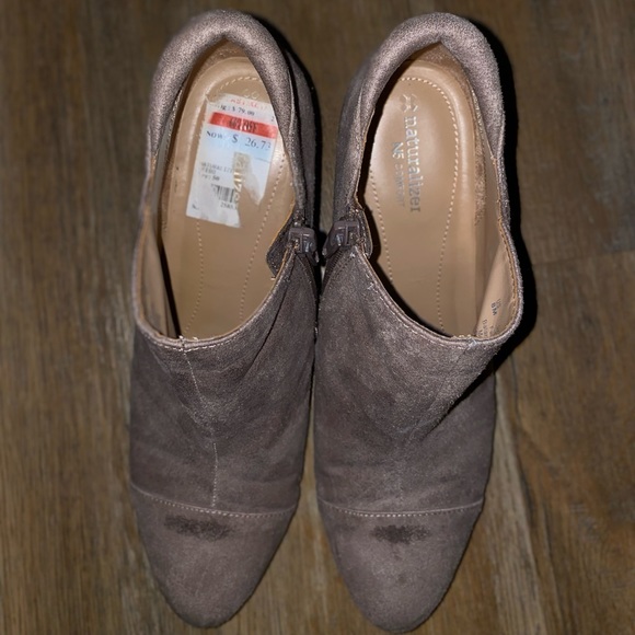 BOOTIES - Picture 3 of 5